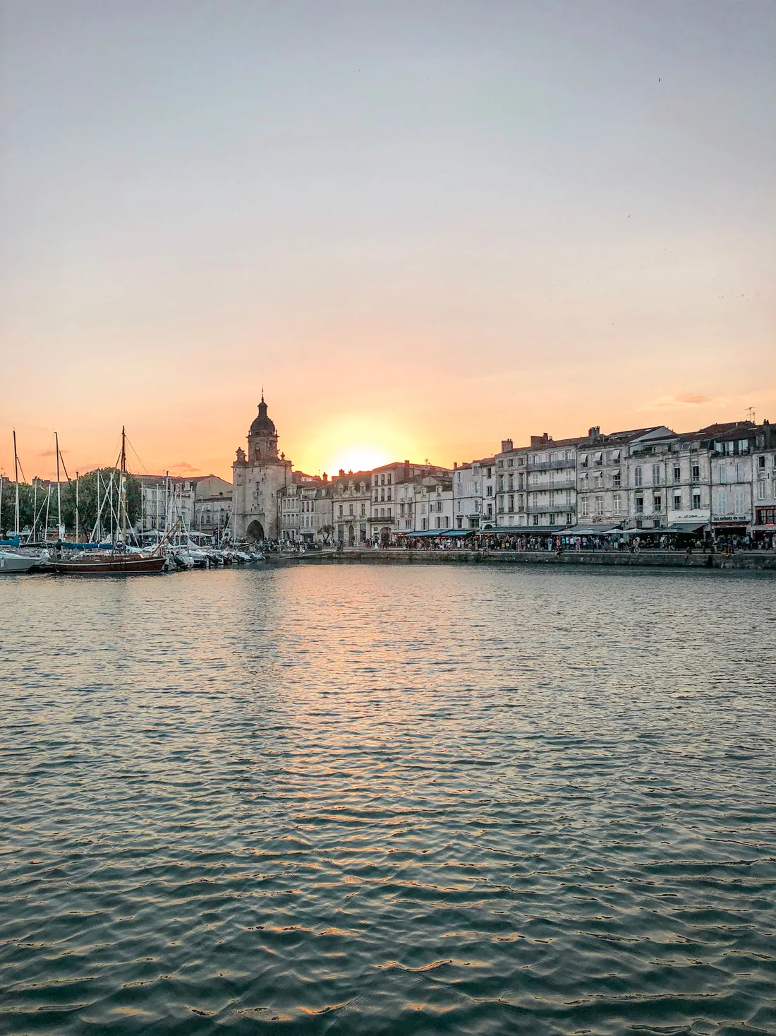 Vieux-Port de La Rochelle au coucher du soleil